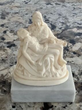 Vintage Italy Ivory Figurine Pietà Michelangelo Sculpture Jesus Mary Marble Base